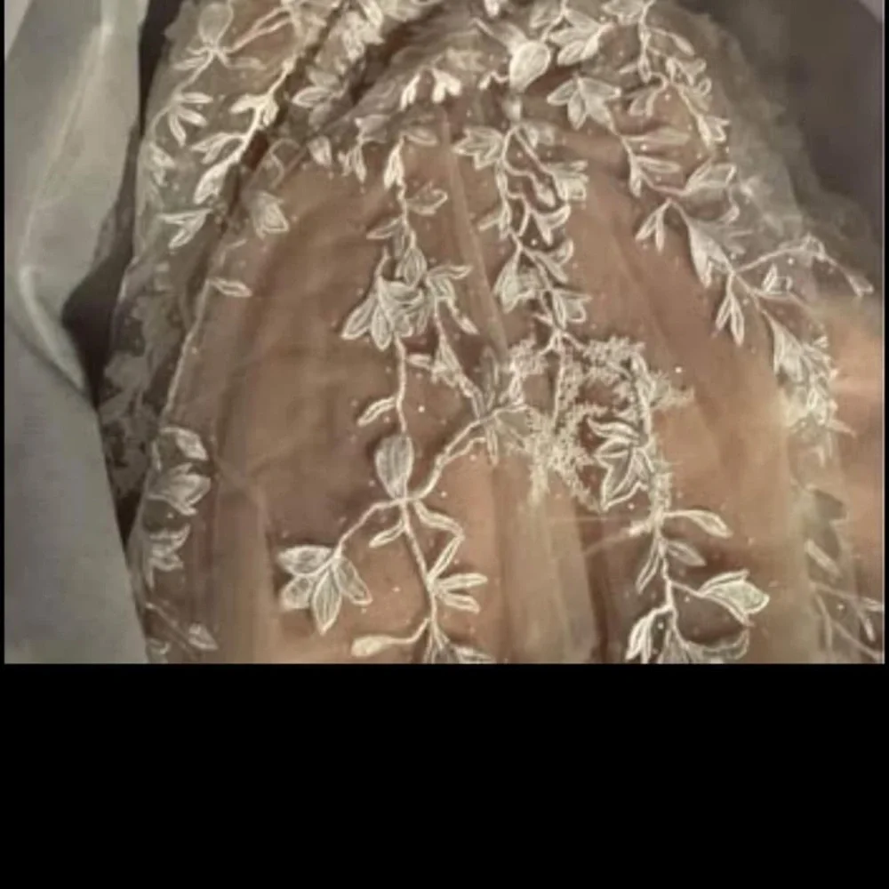 Elegant White Lace Bridal Gown - Picture 2 of 6